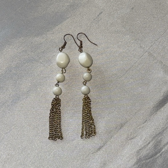 Vintage Off White Bead & Gold Chain Fringe Dangle Earrings - Picture 5 of 8